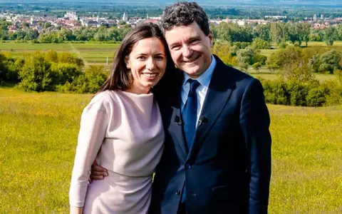 Mirabela Grădinaru a plecat în vacanță cu copiii, fără Nicușor Dan. Cine i-a însoțit: „M-a sunat el, era singur acasă. A zis că plecase pentru trei zile”