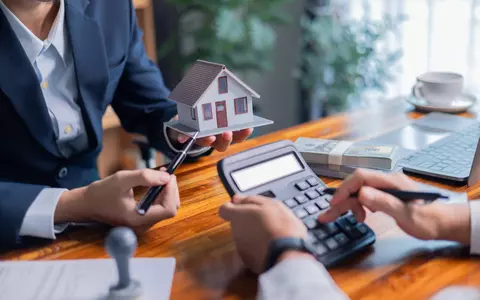 Imobiliare.ro Finance: Ce venituri trebuie să ai azi pentru a-ți cumpăra o locuință nouă cu credit ipotecar înainte de majorarea TVA?