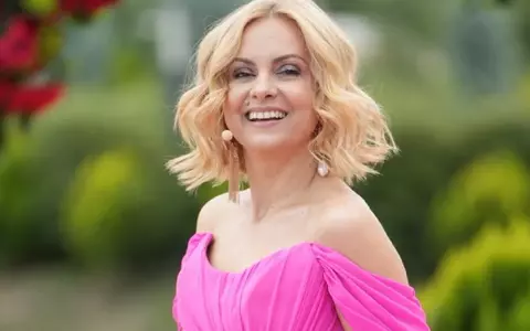 De ce nu folosește Simona Gherghe filtre și Photoshop: „Multă vreme îmi căutam defecte și găseam o grămadă. E important să ai un standard de decență și bun-simț”. Cum își menține silueta și tenul, la 47 de ani / EXCLUSIV