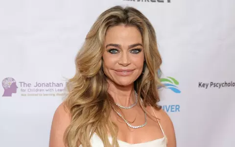 Denise Richards a fost surprinsă cu ochiul vânăt, în prag de divorț. A făcut cerere pentru obținerea unui ordin de restricție, în iulie