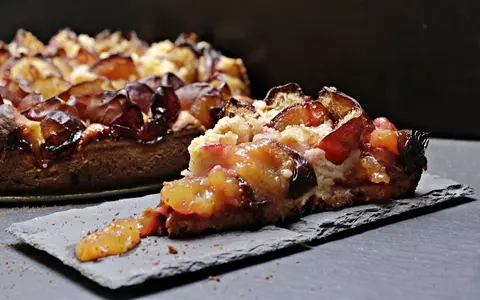 Rețeta de prajitură Simfonie de august. Ingredientul neașteptat care face blatul pufos