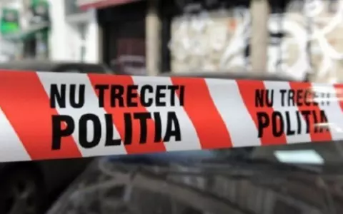 Un bărbat din Otopeni și-a ucis în bătaie fiul vitreg de trei ani și a amenințat că se aruncă de la balcon cu propriul copil, de 1 an