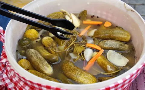 Ingredientul secret pentru murături gustoase, indiferent de rețetă. Rezistă perfect toată iarna!