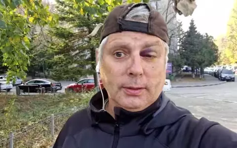 Cine este Marian "Ceaușescu" Moroșanu, protestatarul care a deschis o șampanie în fața spitalului în care a murit Ion Iliescu: "Milițienii și minerii m-au bătut"