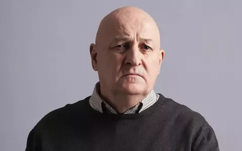 Bebe Cotimanis a ars toate scenariile de la Lacrimi de Iubire, după 200 de episoade filmate. Cum a devenit vocea-emblemă a Pro TV: „A văzut acolo o chestie și m-a chemat să fac promo”