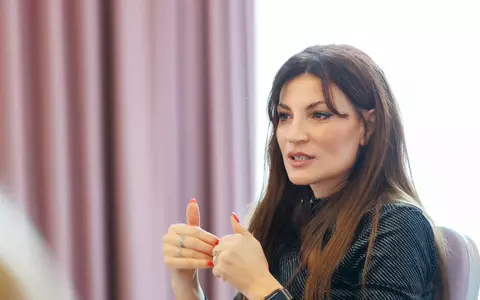 Cum arată Ioana Ginghină în costum de baie, la 47 de ani. Mesajul ei controversat: "Ce femeie din România mai poate spune că are unghiile, genele  ei?”