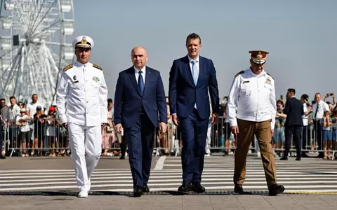 Ilie Bolojan, huiduit la Constanța, înaintea discursului de Ziua Marinei, Nicușor Dan a lipsit de la eveniment: "Niciun efort nu este prea mare pentru a crea condiții încât copiii noștri să aibă o viață mai bună în țara noastră"