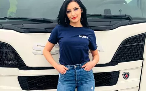 Mălina Ghileschi este cea mai sexy tiristă din România: "De mică am fost atrasă de meseriile bărbaţilor"/ Cum a ajuns să conducă mașini de 40 de tone în Germania