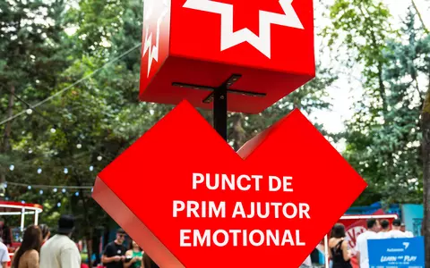 Sănătatea psiho-emoțională prinde din nou voce la UNTOLD. Regina Maria aduce pentru al treilea an consecutiv Punctul de Prim Ajutor Emoțional – un spațiu unde tinerii pot vorbi fără bariere despre ce a rămas nespus