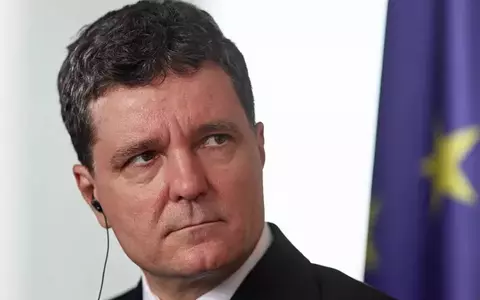 Ce a făcut Nicușor Dan azi, când era așteptat la Ziua Marinei. Președintele a participat la o slujbă de Sf. Maria, alături de familie, la Sâmbăta de Sus