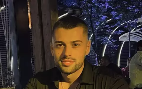 Teodor Costache face sute de mii de euro din afacerea cu toalete ecologice. Ispita Teo de la Insula Iubirii conduce un BMW X6 și poartă Rolex de 20.000 de euro
