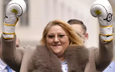 Diana Șoșoacă este urmărită penal pentru 11 infracțiuni. Parchetul cere ridicarea imunității de europarlamentar