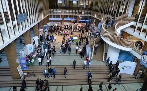 Când începe facultatea, în toamna 2025. Programul anului universitar 2025-2026 la cele mai mari universități din țară