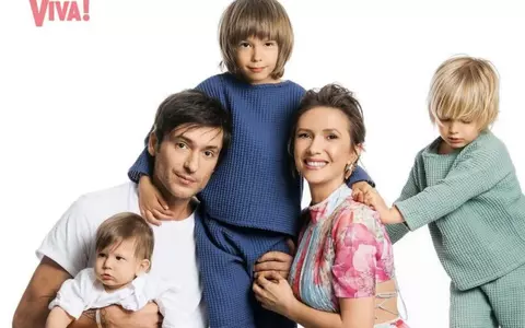 Adela Popescu și Radu Vâlcan recunosc că uneori se simt depășiți ca părinți cu trei copii: „Ne uităm unul la altul epuizați și râdem din nimic, ca să nu o luăm razna. Mă frământă permanent” / EXCLUSIV