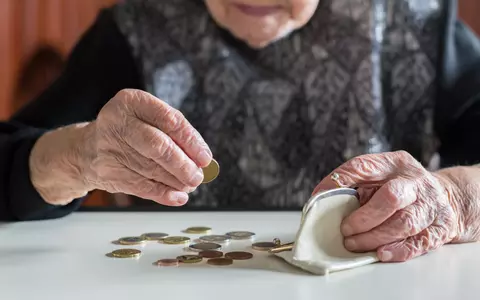 Cine sunt pensionarii care vor primi bani în plus de la stat, în luna septembrie