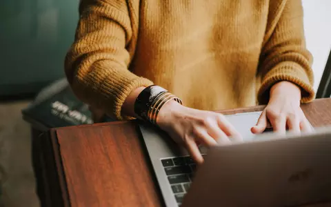 Aproape 200.000 de joburi noi au fost postate în primele 9 luni ale anului. Piața muncii revine la modul de lucru tradițional, de la birou. Doar 4% dintre joburi mai sunt remote