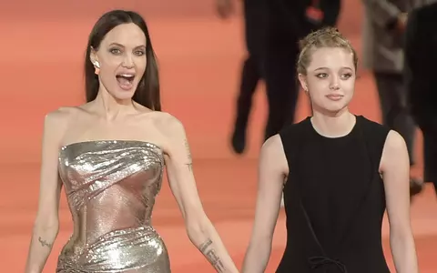 Shiloh, fiica Angelinei Jolie și a lui Brad Pitt, a trecut printr-o transformare radicală la 19 ani. S-a vopsit blondă, are piercing și se machiază strident