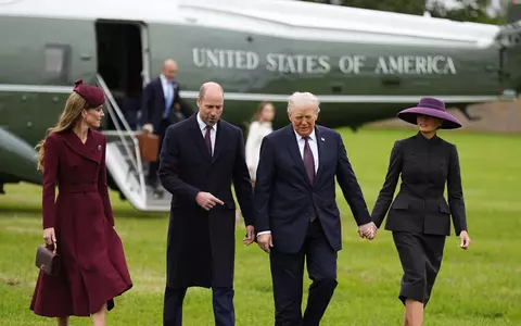 Un cititor pe buze a descifrat discuția dintre Kate Middleton și Melania Trump. Confesiune neașteptată din partea Primei Doamne: „Îmi vine să nu mă mai întorc”