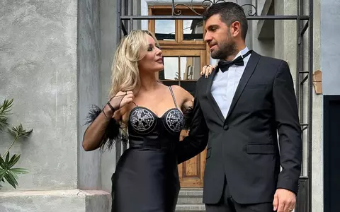 Laura Cosoi nu agreează eticheta de „mamă eroină”. Cât de mult contează ajutorul soțului ei, Cosmin Curticăpean, în creșterea celor patru fiice: „Am ales bine. Nu pică din cer!”
