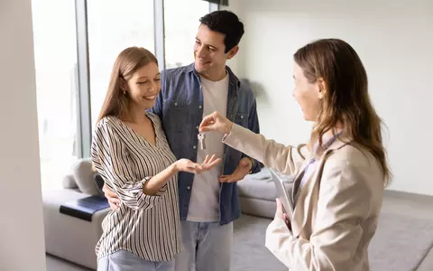 4 din 10 chiriași vor să-i plătească proprietarului mai puțin de 300 euro la final de lună. Ce locuințe caută și care sunt prețurile reale din piață?