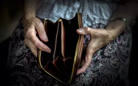 Ce categorie de pensionari va primi un sprijin financiar de 400 de lei, în decembrie 2025. Florin Manole, ministrul Muncii: "Aduce un ajutor concret în prag de iarnă"