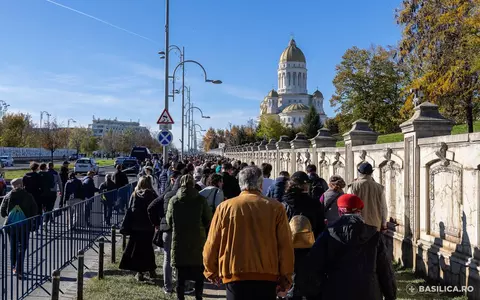 Programul de vizitare a Catedralei Mântuirii Neamului a fost prelungit datorită "numărului impresionant de pelerini". Până la ce dată se poate trece prin Sfântul Altar