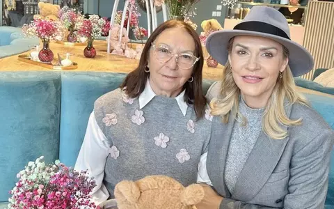 Gabriela Firea o sărbătorește pe mama sa, care a împlinit 75 de ani: "Părinții sunt zei vii. Ei fac totul pentru a-și face copiii fericiți" / Drama cumplită a Veronicăi Vrânceanu