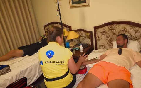 Ce s-a întâmplat aseară, 28 octombrie, la Asia Express. Dan Alexa și Gabi Tamaș, au zăcut la hotel, pe perfuzii: "Azi păpușica o dă pe ceai!"