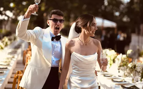 Cum și-a cerut actorul Alexandru Ion soția în căsătorie: "Nu tocmai convențional. Inelul a fost ascuns într-un puzzle". Ce a povestit concurentul Asia Express despre nuntă / EXCLUSIV