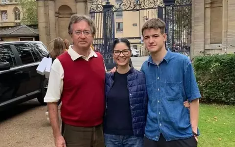 Ana Birchall, fotografii emoționante cu soțul și fiul ei. Cum arăta fosta ministră a Justiției în copilărie și adolescență