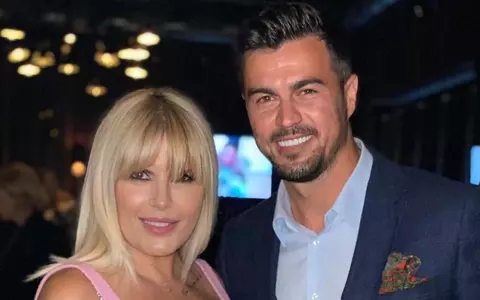 Cum au fost surprinși de paparazzi Elena Udrea și Adrian Alexandrov. Fosta politiciană a atras toate privirile la mall