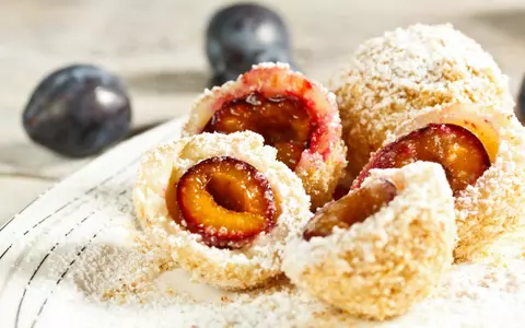 Rețeta tradițională de gomboți cu prune. Secretul gustului delicios din copilărie