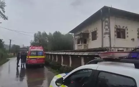 O femeie din Dâmbovița a murit împreună cu fiul său de 5 ani, după ce și-a dat foc intenționat, în casă. Care ar fi motivul sinuciderii
