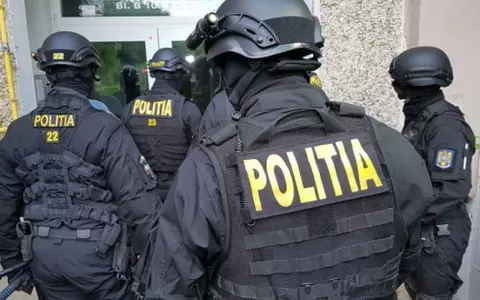 Un cuplu din Galați și-a violat bebelușul de trei luni și fetița de nici 2 ani și a încercat să posteze imaginile, live. Cei doi au fost arestați după ce TikTok a sesizat poliția
