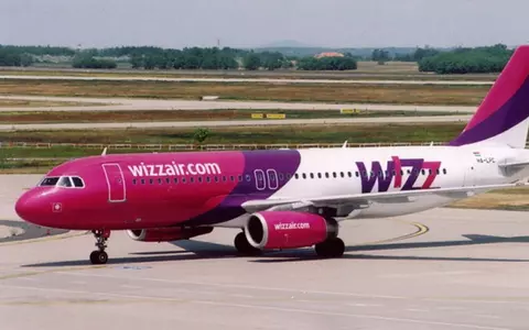 Panică pe aeroportul Otopeni! Pasagerii au fost evacuați de urgență, după ce o flacără a apărut sub un avion Wizz Air