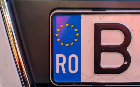 Cum să-ți păstrezi numărul de înmatriculare după ce vinzi mașina