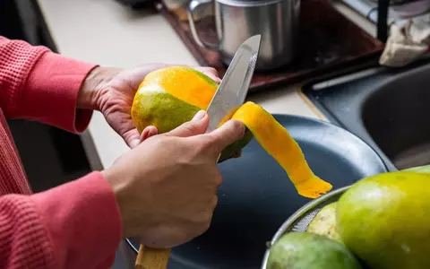 Cum se curăță un mango