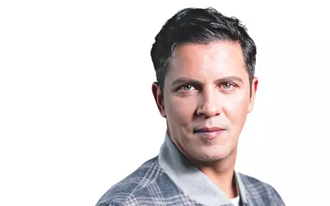 De ce s-a mutat Lucian Viziru din țară. A spus adevăratul motiv pentru care s-a retras din showbiz: "Îmi stricasem relația cu Acasă TV, proiectul muzical nu a mers, iar eu aveam familie de întreținut" / EXCLUSIV