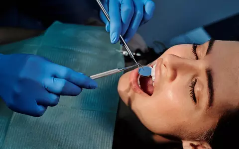Dr. Alexandra Mircea: soluții estetice și eficiente pentru îndreptarea dinților