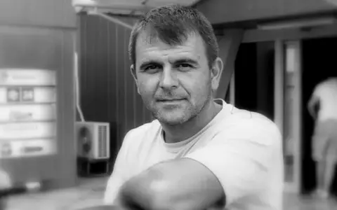 A murit Mihai Stegerean, fost redactor-șef al știrilor B1 TV, la doar 50 de ani: "Lasă în urmă o soție profund îndurerată și trei fete"/ Se solicită sprijin financiar pentru familia îndoliată