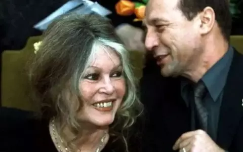 Scandalul uitat dintre Brigitte Bardot și Traian Băsescu, privind câinii fără stăpâni. Actrița l-a numit "un tiran care nu se gândește decât să ucidă". Fostul președinte i-a răspuns cu o jignire