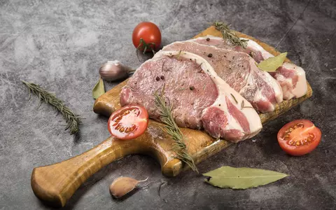 Alchimia din bucătărie: cum transformi o bucată banală de carne într-o cină de 5 stele folosind doar condimente și răbdare