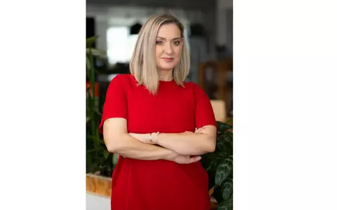 Noi beneficii pentru clienții ING „la pachet”. Modificările vizează comisioanele, dobânzile și cursul valutar