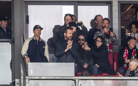 Ryan Reynolds și Rob McElhenney au vândut o parte din Wrexham unui fond american de investiții. Clubul a primit ajutoare de stat de 14 milioane de lire sterline