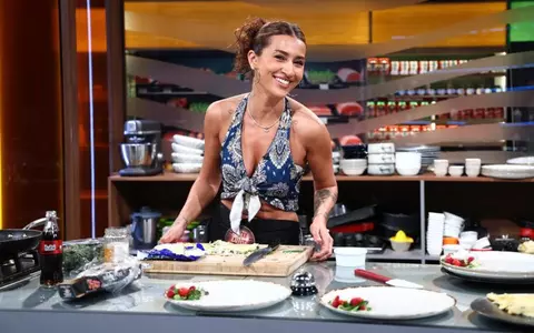 Yasmin Awad, iubita lui Florin Ristei, și-a spus povestea și a gătit la Chefi la cuțite: „Nu am reușit". Acum 3 ani, artistul și Naomi Hedman, fosta logodnică, au apărut împreună în aceeași emisiune