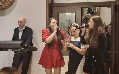 Nume mari din showbiz la ziua lui Bebe Mihu! Soțul Mariei Dragomiroiu a dat o superpetrecere acasă, la împlinirea a 68 de ani, iar nepoatele lui i-au oferit cel mai frumos cadou / EXCLUSIV