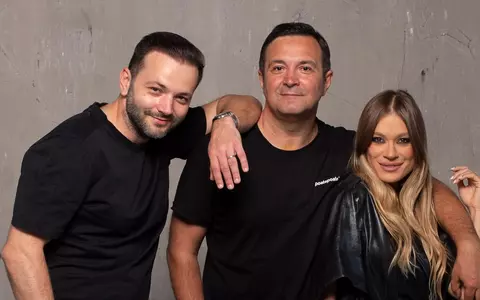 Mihai Morar, Daniel Buzdugan și Emma Ștefan, evacuați de urgență în direct, la Radio ZU. Ce s-a întâmplat în timpul matinalului: „Îmi este foarte frică. Ar trebui să plecăm de aici”