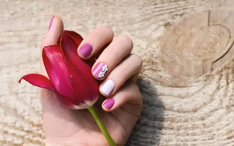 Cum alegi modele de unghii simple și elegante în funcție de stilul tău