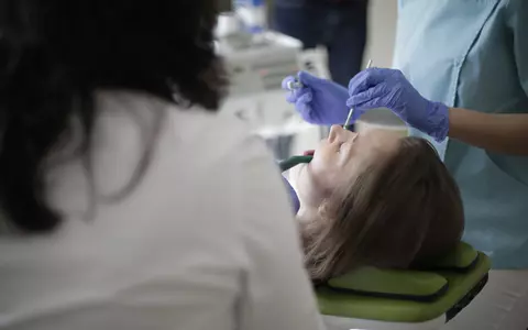 Cum recunoști primele semne ale problemelor dentare – sfaturi de la Gentle Dentist