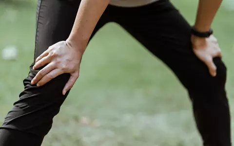 KINOMED explică terapiile actuale pentru pacienții cu dureri la nivelul genunchiului